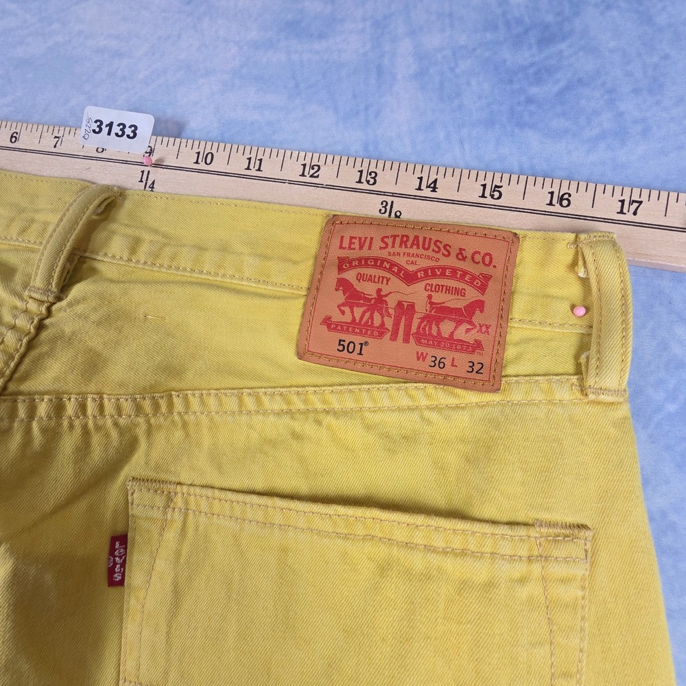 Levis 501 Original Fit Yellow Jeans Mens 36x32 Straight Leg Button Fly Denim - Picture 6 of 9